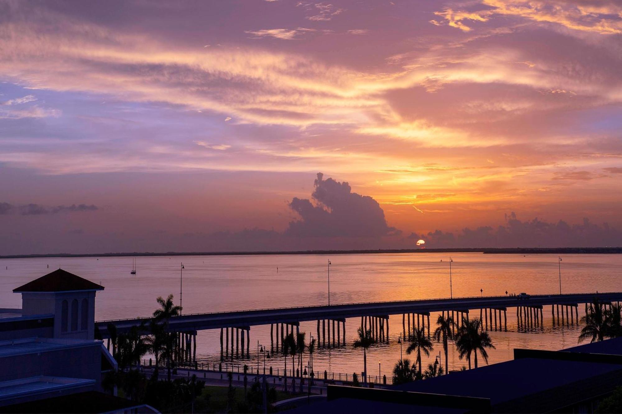 Springhill Suites By Marriott Punta Gorda Harborside Exterior foto